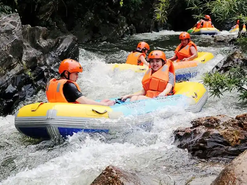 Trượt thác Hòa Phú Thành