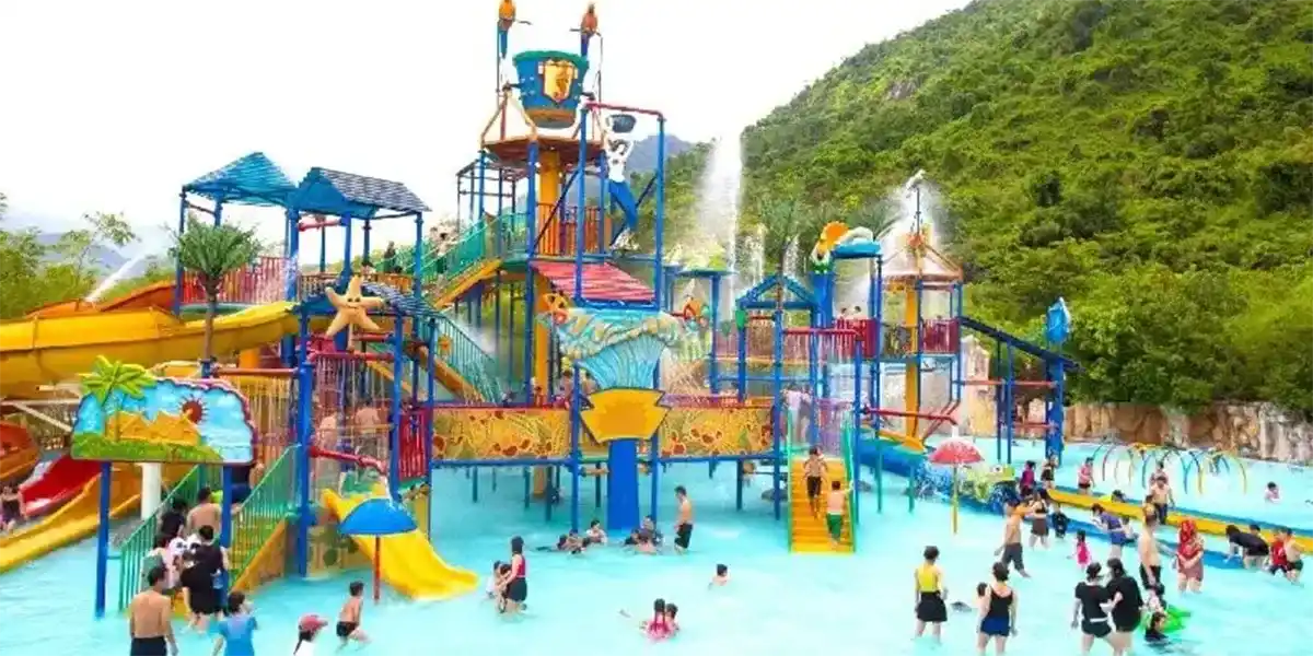 Hồ khoáng nóng Long Huyệt Núi Thần Tài