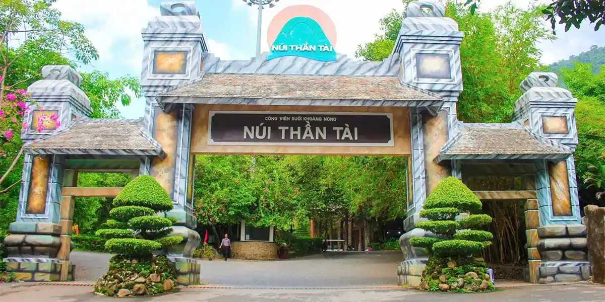 Công viên nước khổng lồ tại Núi Thần Tài