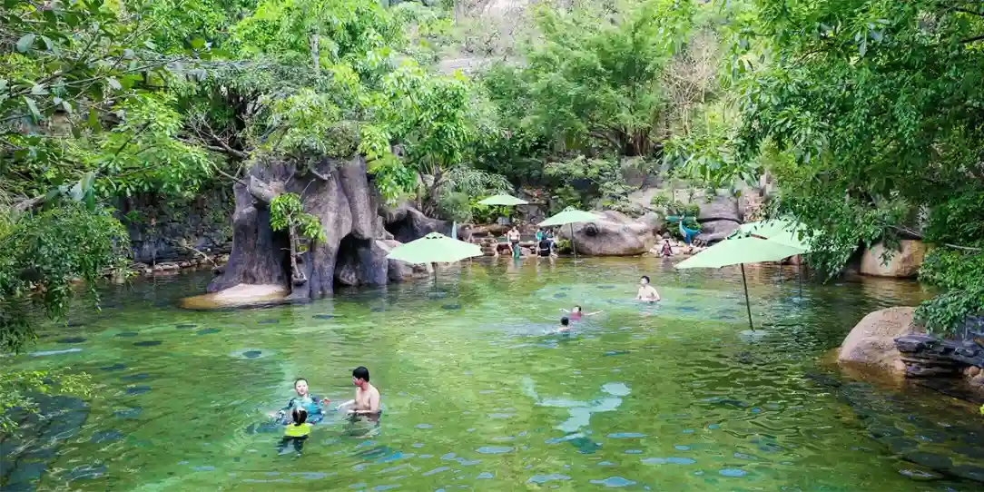 Khu vực tắm bùn khoáng hữu cơ cao cấp