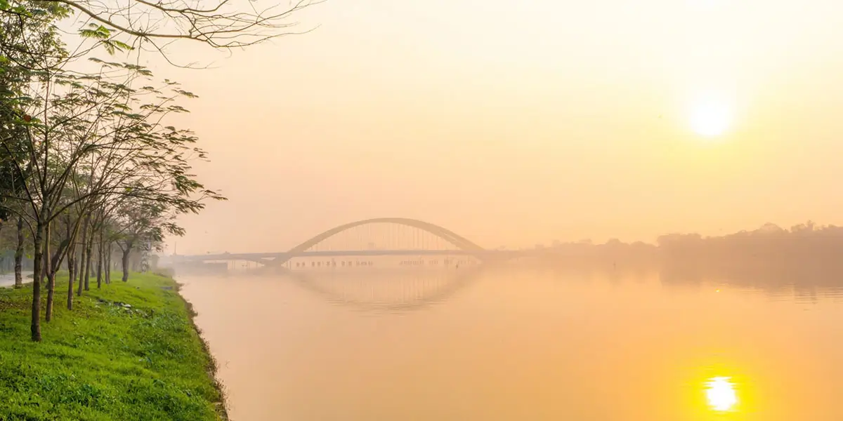 Song Huong Du thuyền rồng trên Sông Hương về đêm